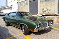 oldsmobile cutlass Oldtimer Tankstelle Hambourg hamburg