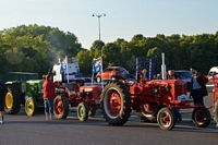 mc cormick farmall tractor Traversée de Paris estivale 2015