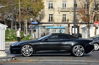 Aston Martin DBS Volante Carpsotting à Paris, novembre 2015