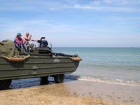 duck gmc dukw 353 sur la place on the beach normandie 2004