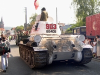 T-34 russian tank artois libéré souchez 2004