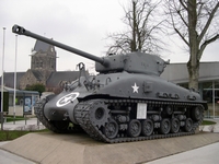 sherman m4a1 76 mm hvss musée sainte mère eglise normandie 2005