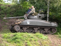 m4a1 sherman 76mm combat camel musée royal de l'armée tanks in town 2005 mons bois brûlé ghlin