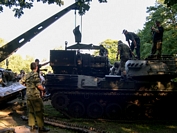 dépose du moteur MTU du Leopard par un Bergeleopard Tanks in Town 2008