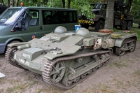 Renault UE Tanks in Town 2013