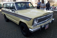 Jeep Wagoneer Oldtimer Tankstelle Hambourg hamburg