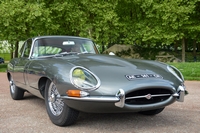 jaguar e-type rencart mensuel du club de l'auto à Suresnes, mai 2015