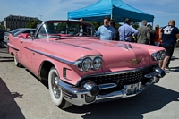 cadillac pink rassemblement mensuel vincennes en anciennes au château de vincennes, mai 2015