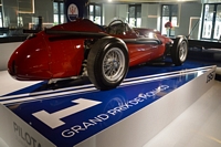 Maserati 250F Carpsotting à Paris, novembre 2015